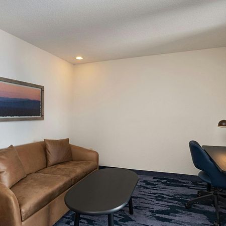 Fairfield Inn & Suites Kansas City Airport Екстер'єр фото