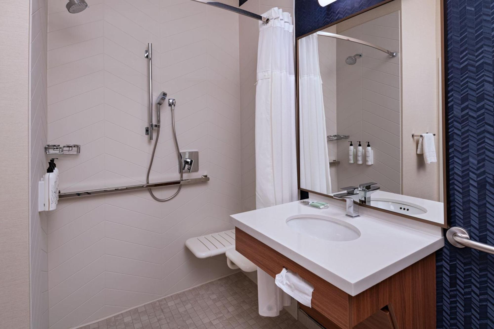 Fairfield Inn & Suites Kansas City Airport Екстер'єр фото