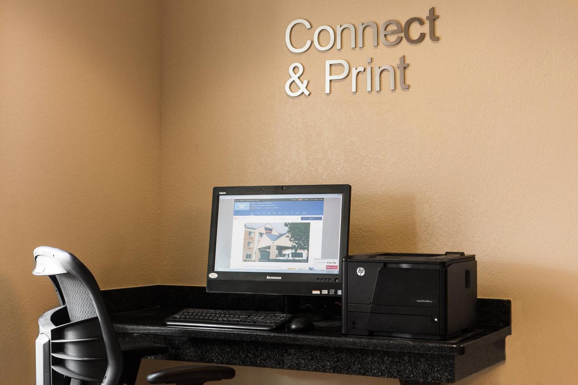 Fairfield Inn & Suites Kansas City Airport Екстер'єр фото