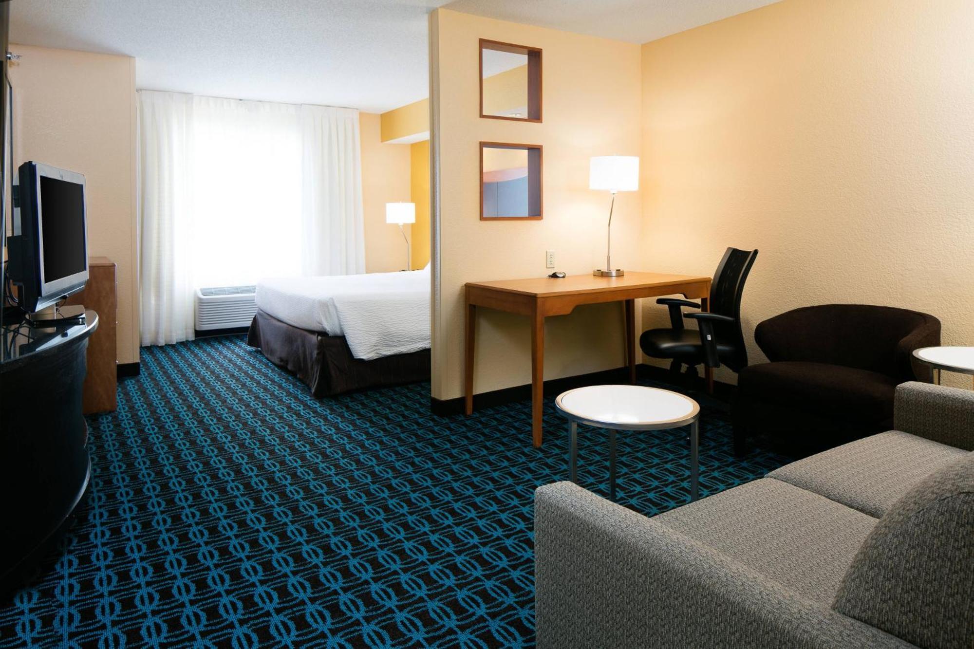 Fairfield Inn & Suites Kansas City Airport Екстер'єр фото