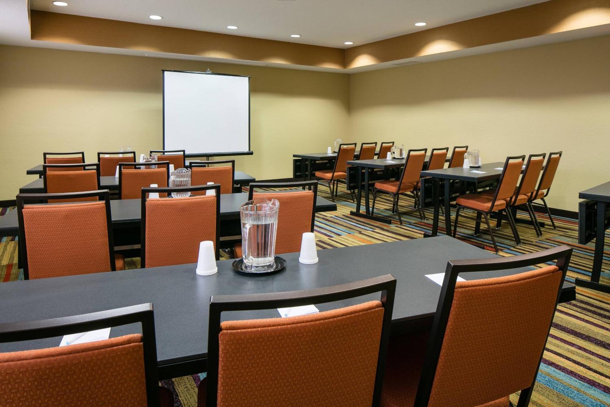 Fairfield Inn & Suites Kansas City Airport Екстер'єр фото