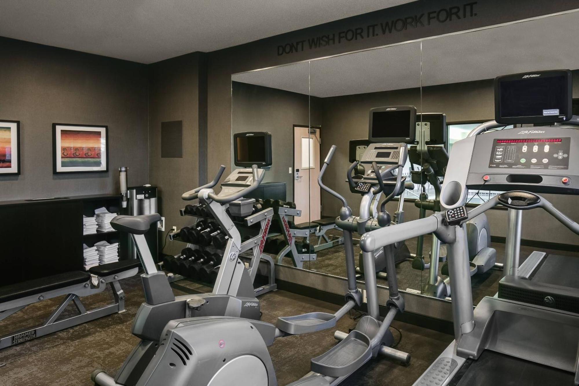 Fairfield Inn & Suites Kansas City Airport Екстер'єр фото