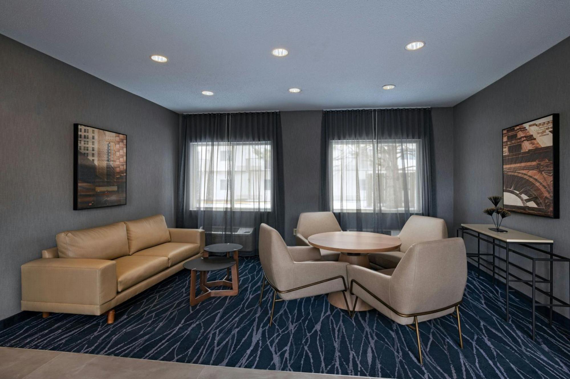 Fairfield Inn & Suites Kansas City Airport Екстер'єр фото